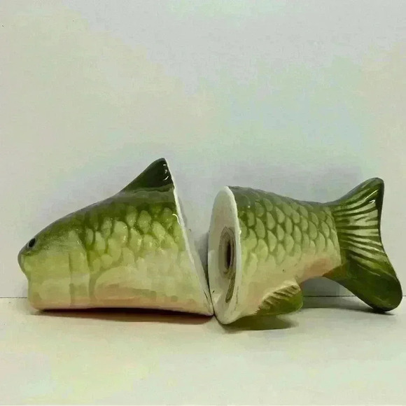 Ceramic Fish Salt And Pepper Shaker - Picture 1 of 3